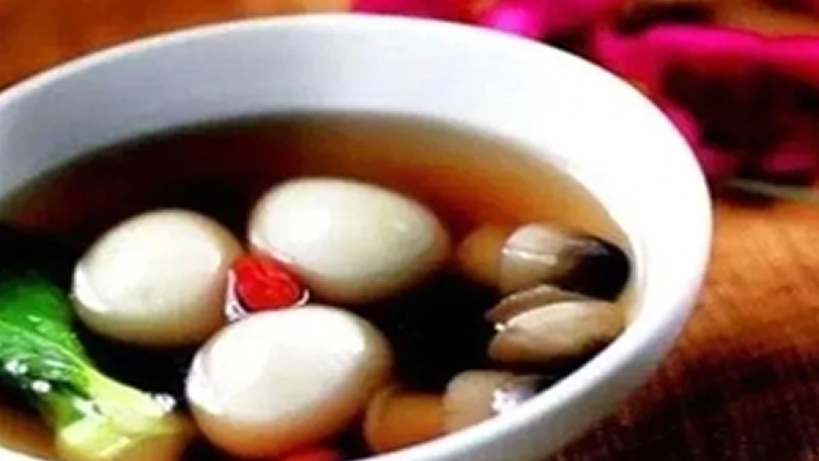 枸杞海参鸽蛋汤